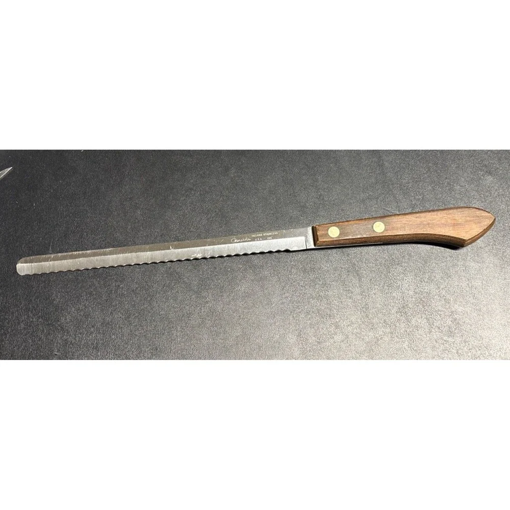 ONEIDA 135 Deluxe Stainless Serrated, Bread Knife, W/ Wood Handle, U.S.A.